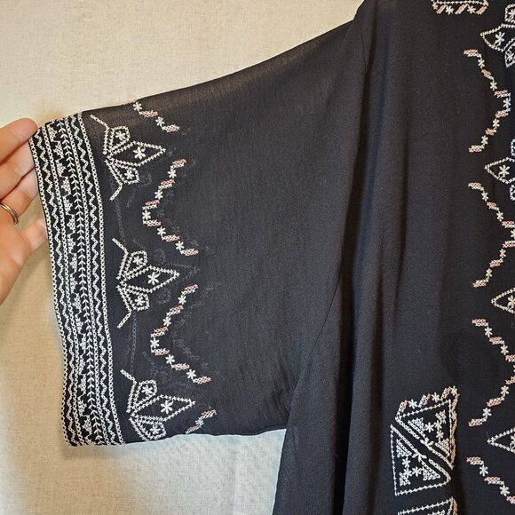 Gibson Latimer Black Kimono Topper Sheer Embroidered Southwest Size Small *flaw* - Picture 3 of 10